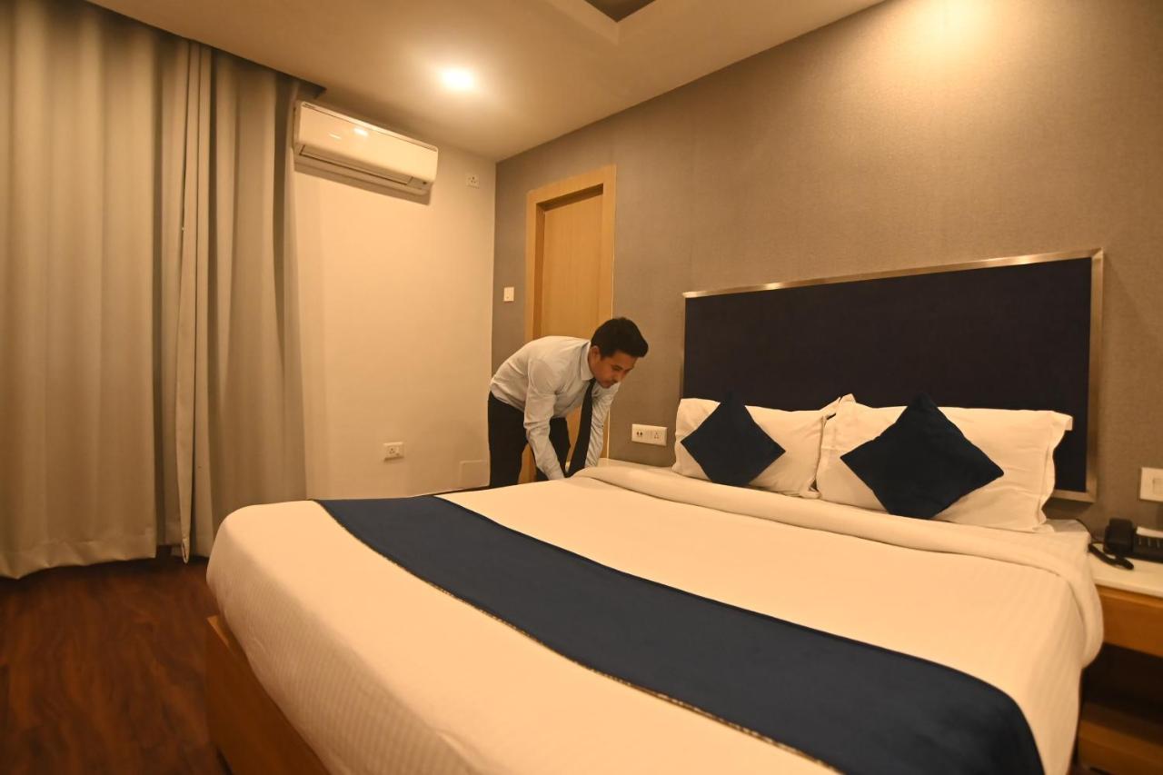 Hotel Prag Continental Гувахати Экстерьер фото