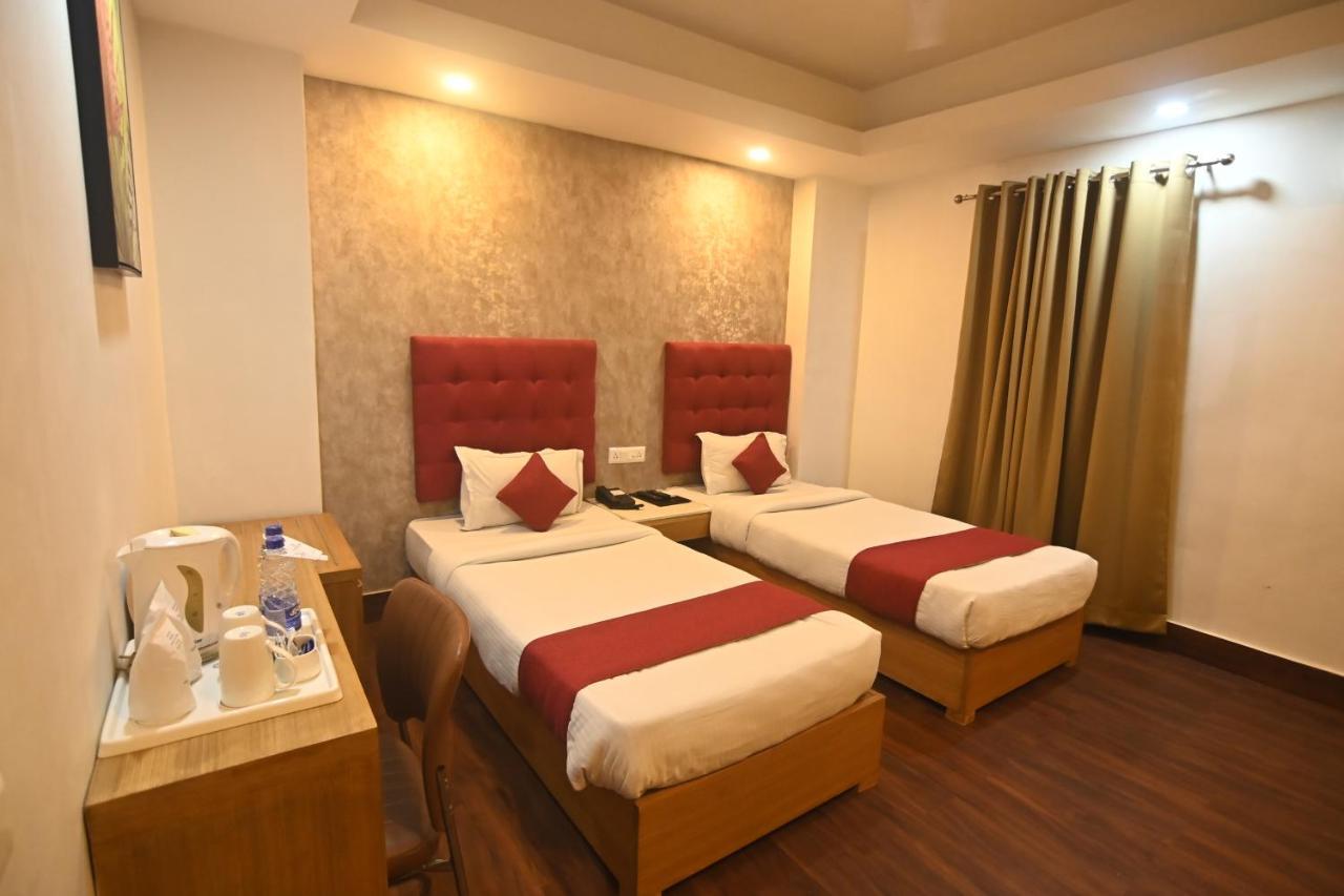 Hotel Prag Continental Гувахати Экстерьер фото