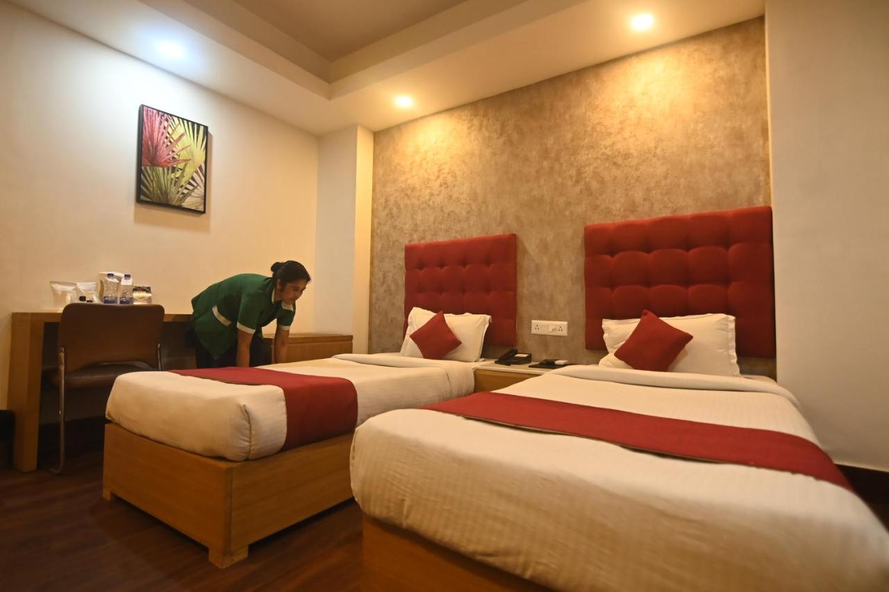 Hotel Prag Continental Гувахати Экстерьер фото