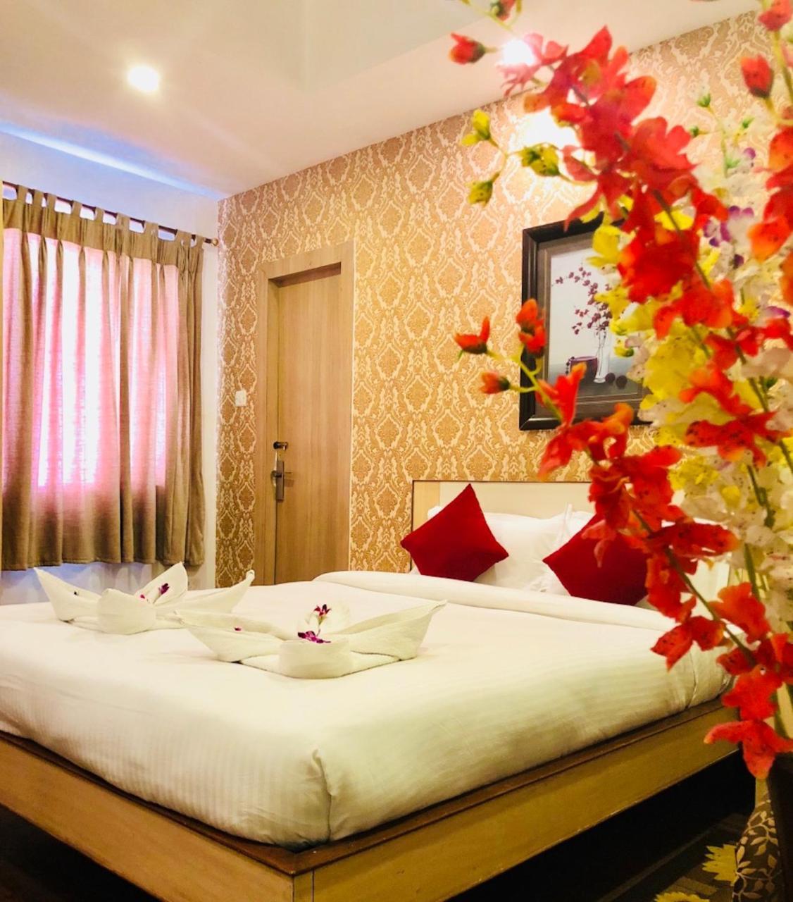 Hotel Prag Continental Гувахати Экстерьер фото