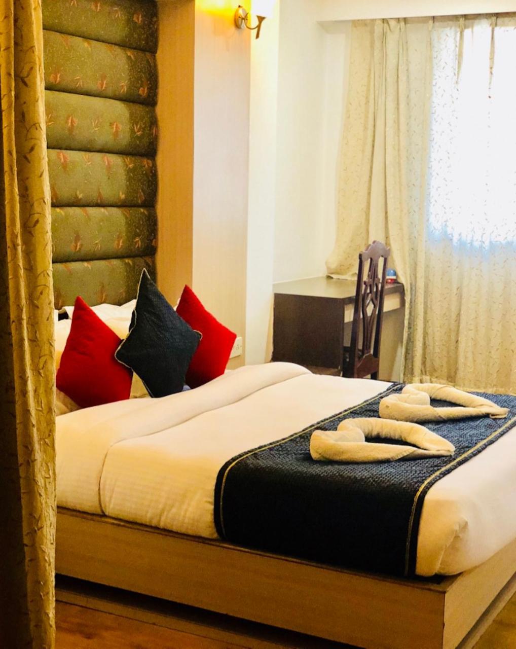 Hotel Prag Continental Гувахати Экстерьер фото