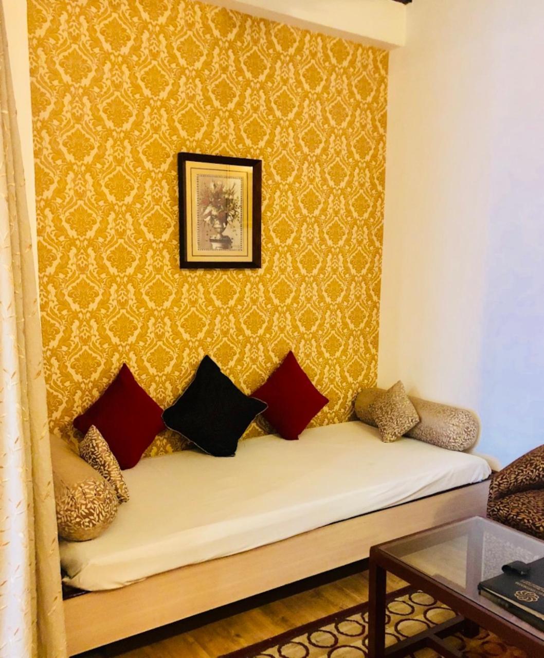 Hotel Prag Continental Гувахати Экстерьер фото